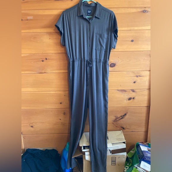 Beautiful GAP grey jumpsuit • size 4 • NWOT • never worn! EUC • tencel blend - Picture 5 of 7